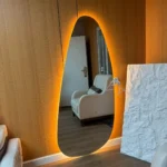 ⁦מראת לד יוקרתית בעיצוב א-סימטרי – כולל תאורה אחורית גודל 60/80 ס״מ
דגם 10