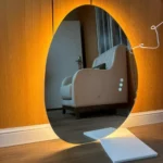 ⁦מראת לד יוקרתית בעיצוב א-סימטרי – כולל תאורה אחורית גודל 60/80 ס״מ
דגם 9