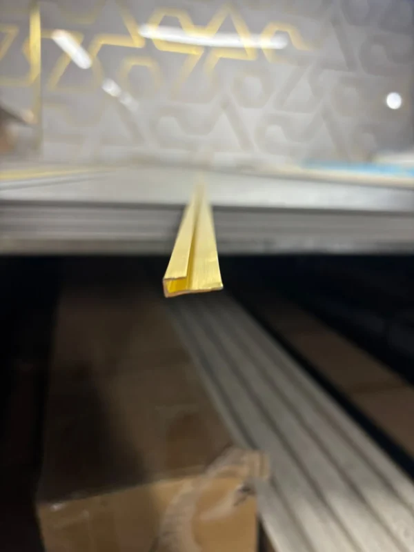 פס סגירה זהב