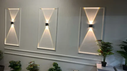 עיצוב קיר מסגרות קומפלט – מראה אירופאי קלאסי בשילוב תאורה (עד 3 מטר)