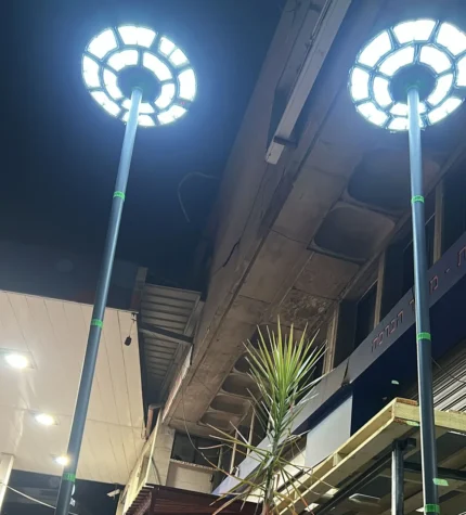 עמוד תאורה סולארי (עד 3 מטר) מתכוונן "פטריית לד" עוצמתית – ערכה קומפלט כולל בסיס